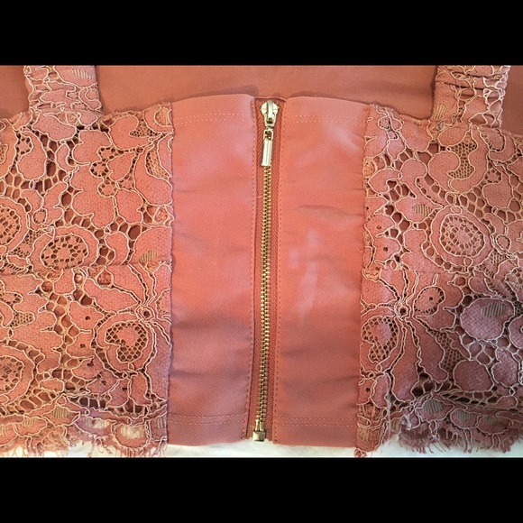 Lacy Crop Top - Picture 3 of 5